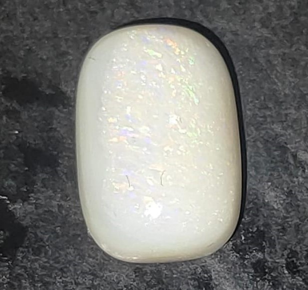 Natural Australian Opel with Minimum Fire